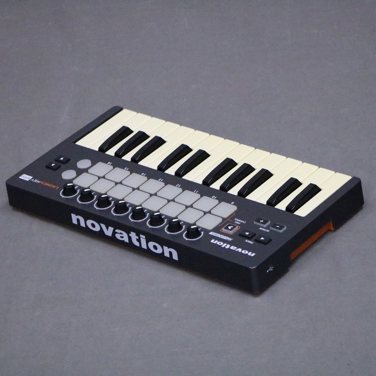 中古】 NOVATION / Launchkey MINI 【御茶ノ水本店】 | イシバシ楽器