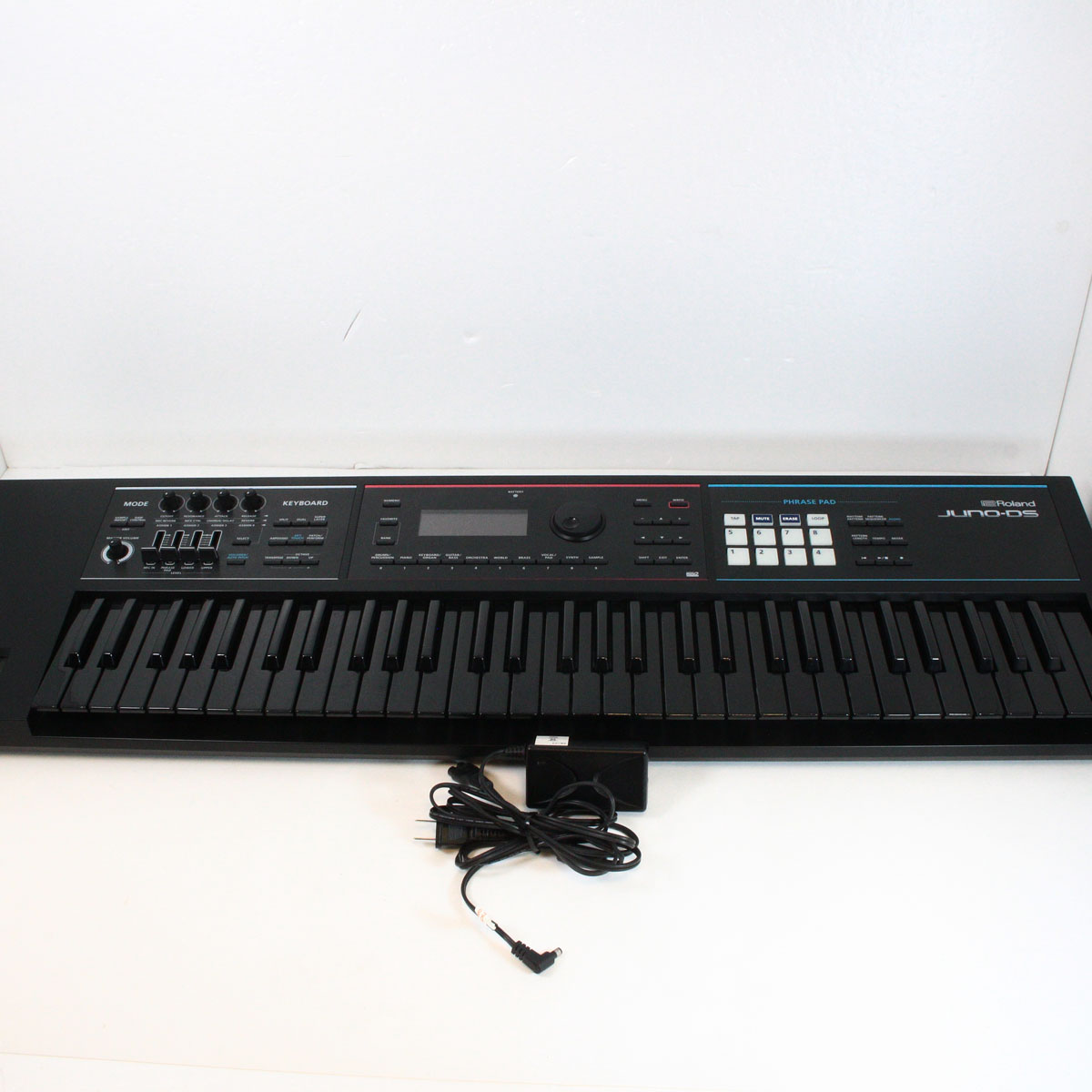 【希少】Roland Juno-DS61B 黒鍵モデル 希少】Roland Juno-DS61B 黒鍵モデル