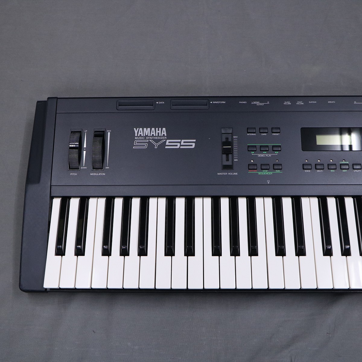 YAMAHA SY55 / ヤマハ　シンセサイザー　スタンド付き　送料無料 YAMAHA SY55 Music synthesizer Keyboard Black Music