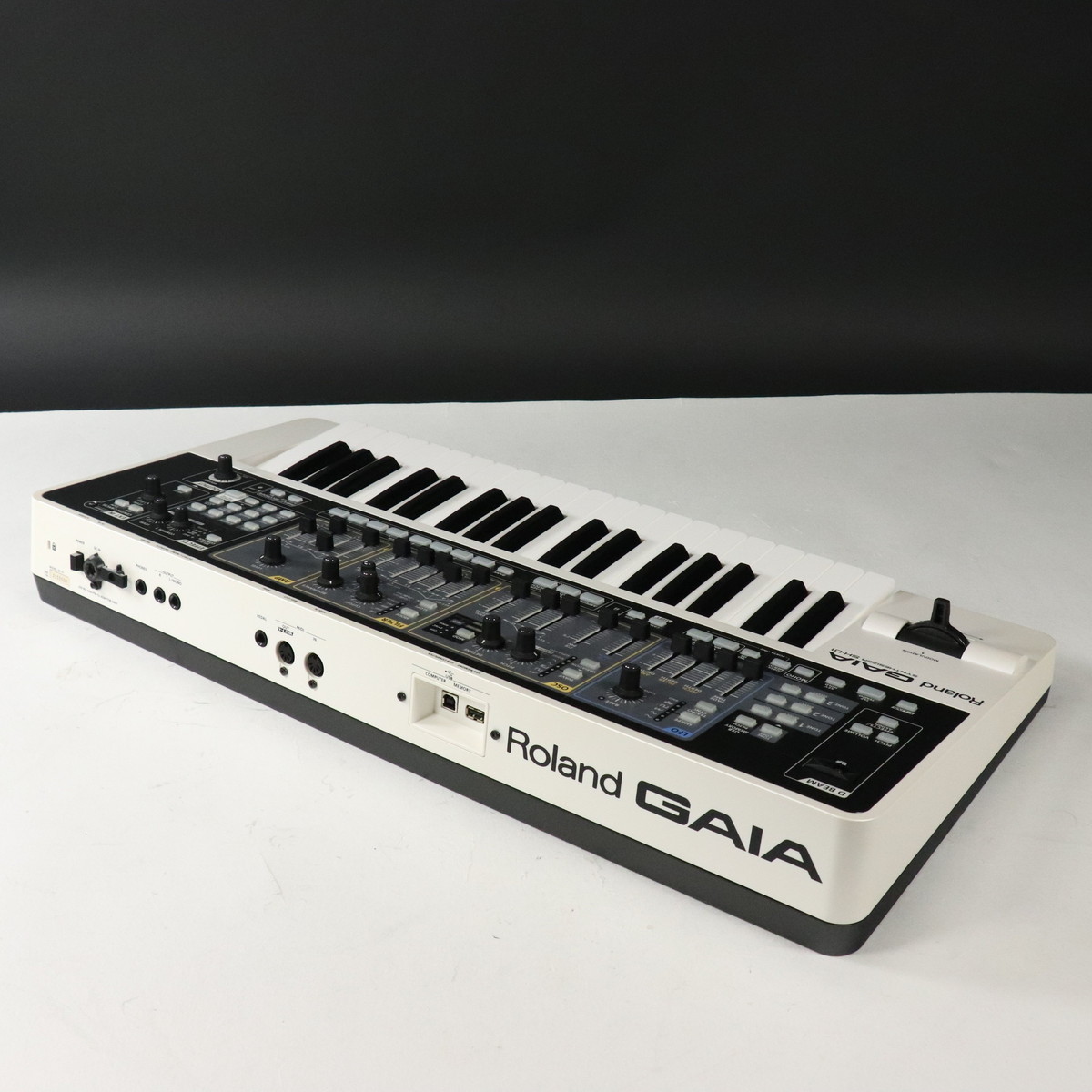 Roland GAIA SH-01 シンセサイザー 49鍵 YAMAHAケース付 中古】Roland / SH-01 GAIA 【梅田店】 | イシバシ楽器