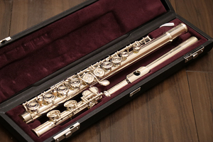 YAMAHA/ ヤマハ　フルート flute YFL-31　頭部管銀製　管楽器 s-l400.jpg