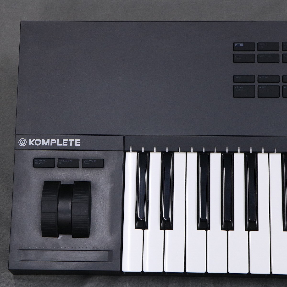 【ライセンス有り】KOMPLETE KONTROL S61 ライセンス有り】KOMPLETE KONTROL S61 - メルカリ