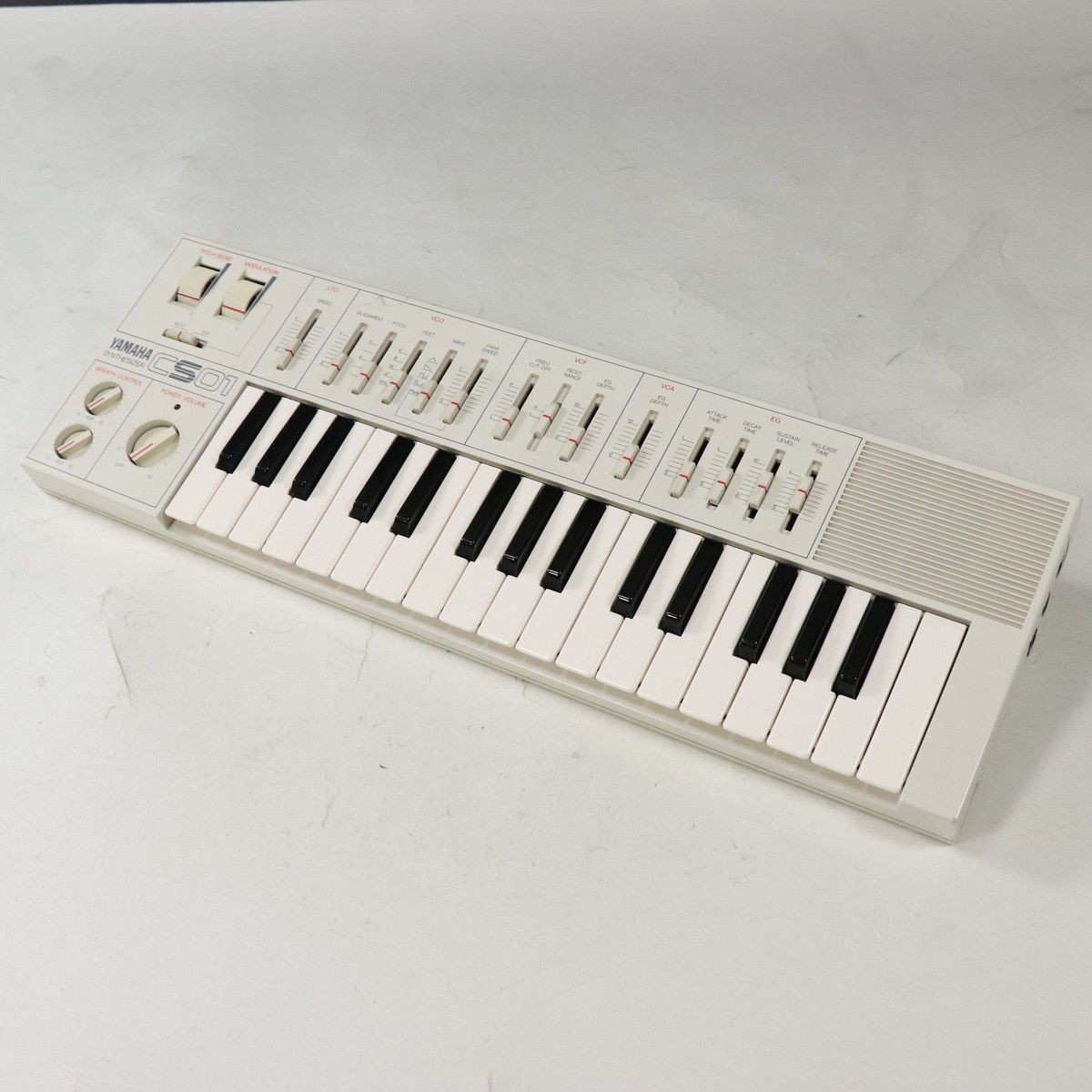 YAMAHA CS01 アナログシンセサイザー Looks Like a Toy - Sounds Awesome! - YouTube