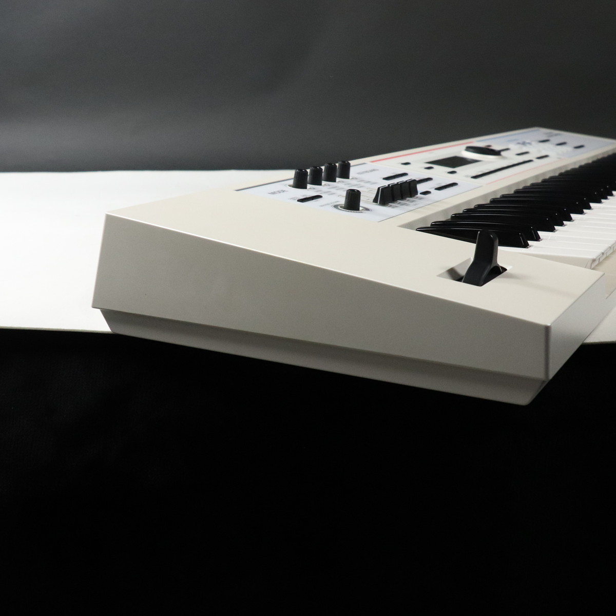 保証期間内　Roland juno-ds61w Roland 61 Key Synthesizer JUNO-DS61W (WHITE)【Japan Domestic
