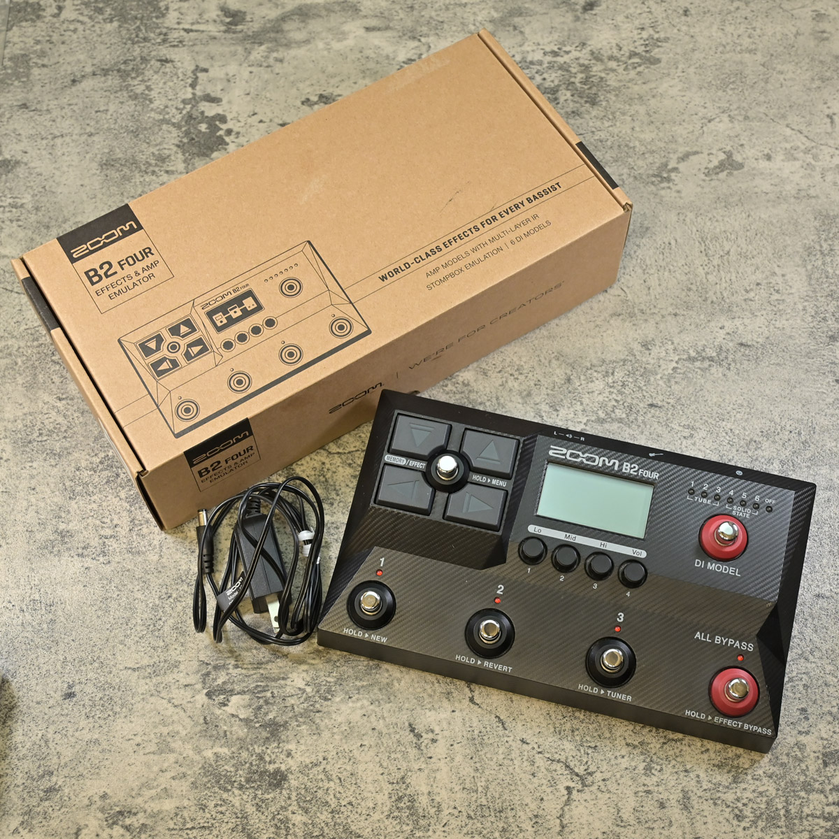 ZOOM B2 FOURマルチエフェクター中古美品 中古】ZOOM / B2 Four ベース用マルチエフェクター【名古屋栄店