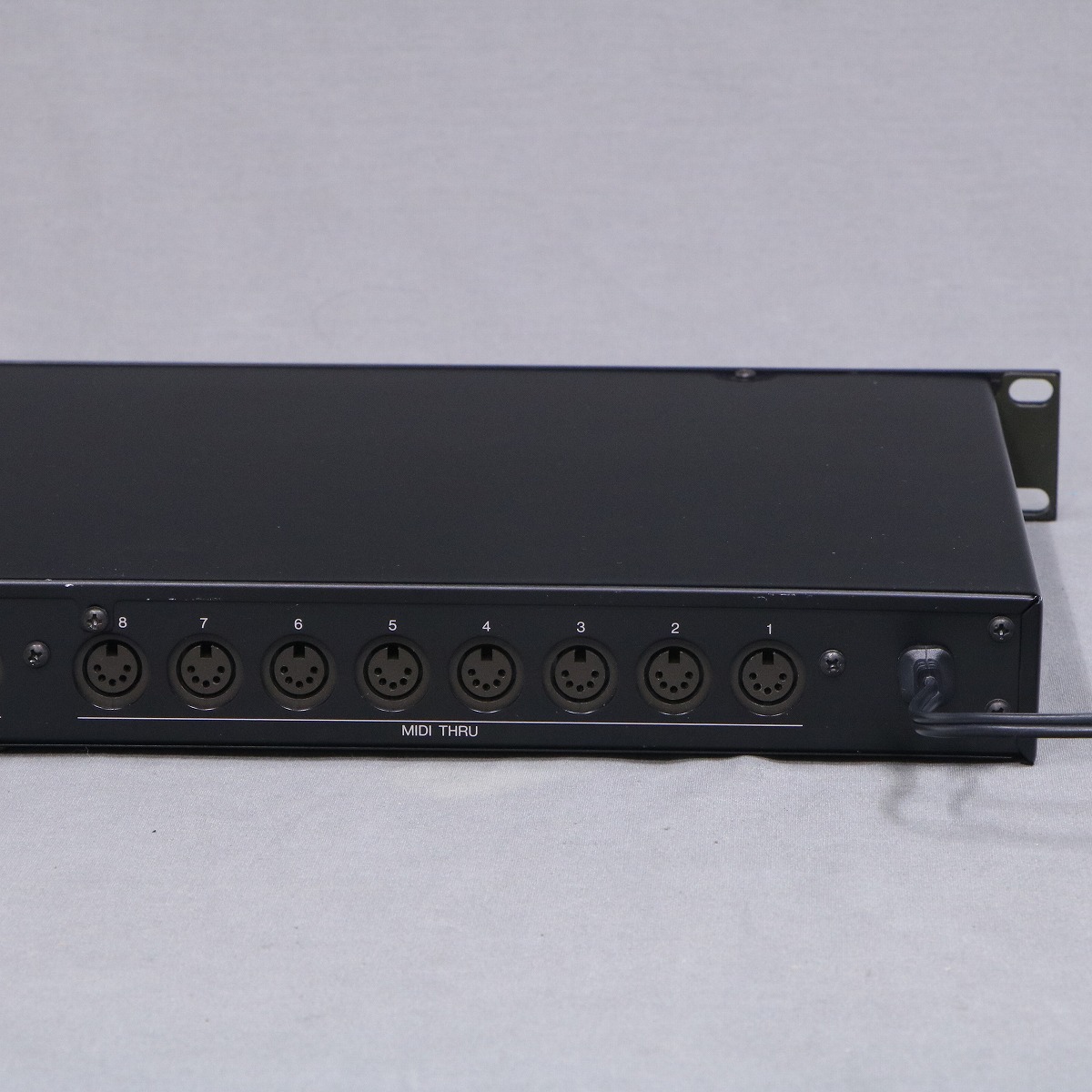 YAMAHA MJC8 MIDIジャンクション・コントローラー Yamaha MJC8 | Misc. MIDI | Yamaha black boxes online archive