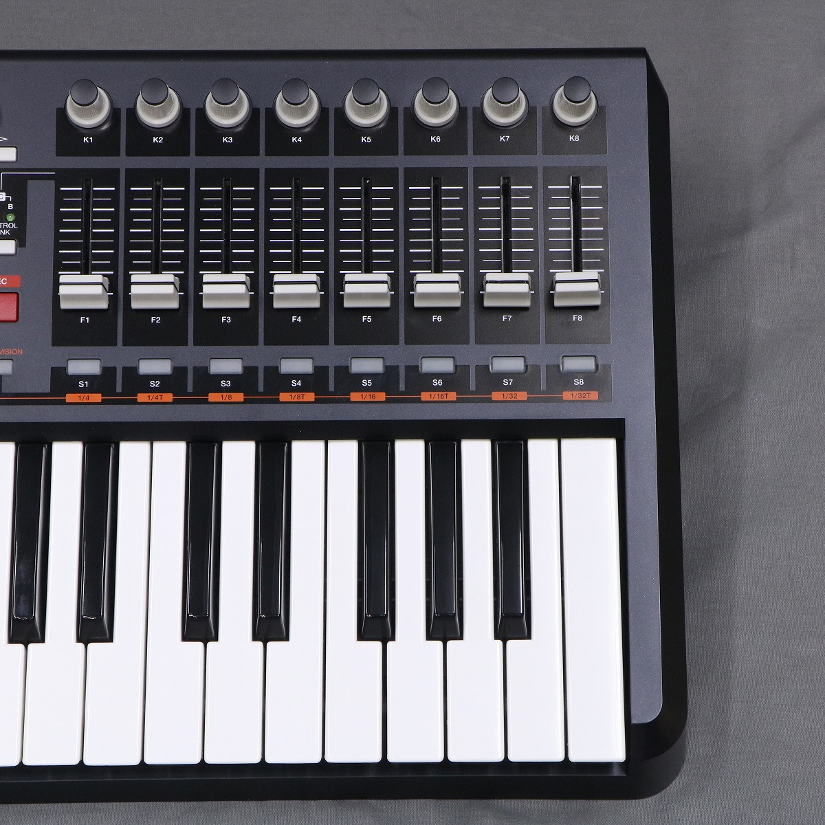 AKAI MPK49 midiキーボード 美品 送料無料 中古品 中古】 AKAI / MPK49 【御茶ノ水本店】【8/19 値下げ