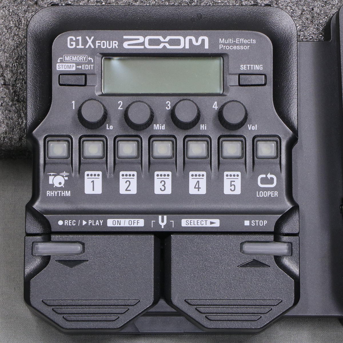 ZOOM G1X FOUR マルチエフェクター 中古品 G1X FOUR ZOOM G1X FOUR エレキギター用マルチエフェクター（中古）【楽器