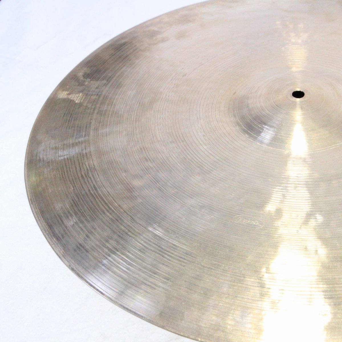 【超希少】Nefertiti Ride シンバル 20インチ 22” Cymbal Craftsman Nefertiti Style Ride - 2667g - YouTube