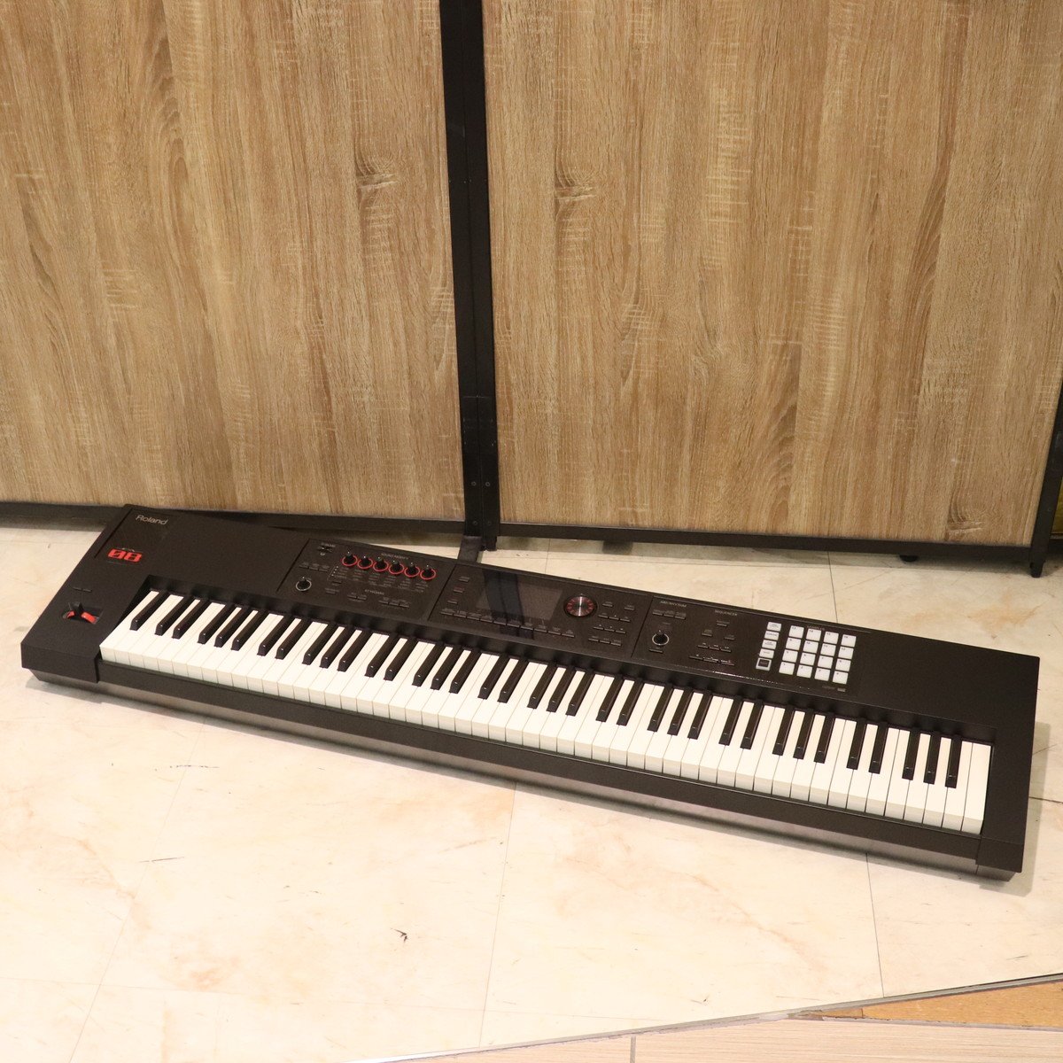 Roland FA-08 シンセサイザー　ケース付き Roland FA-08 - シンセサイザー【現物画像】 ローランド