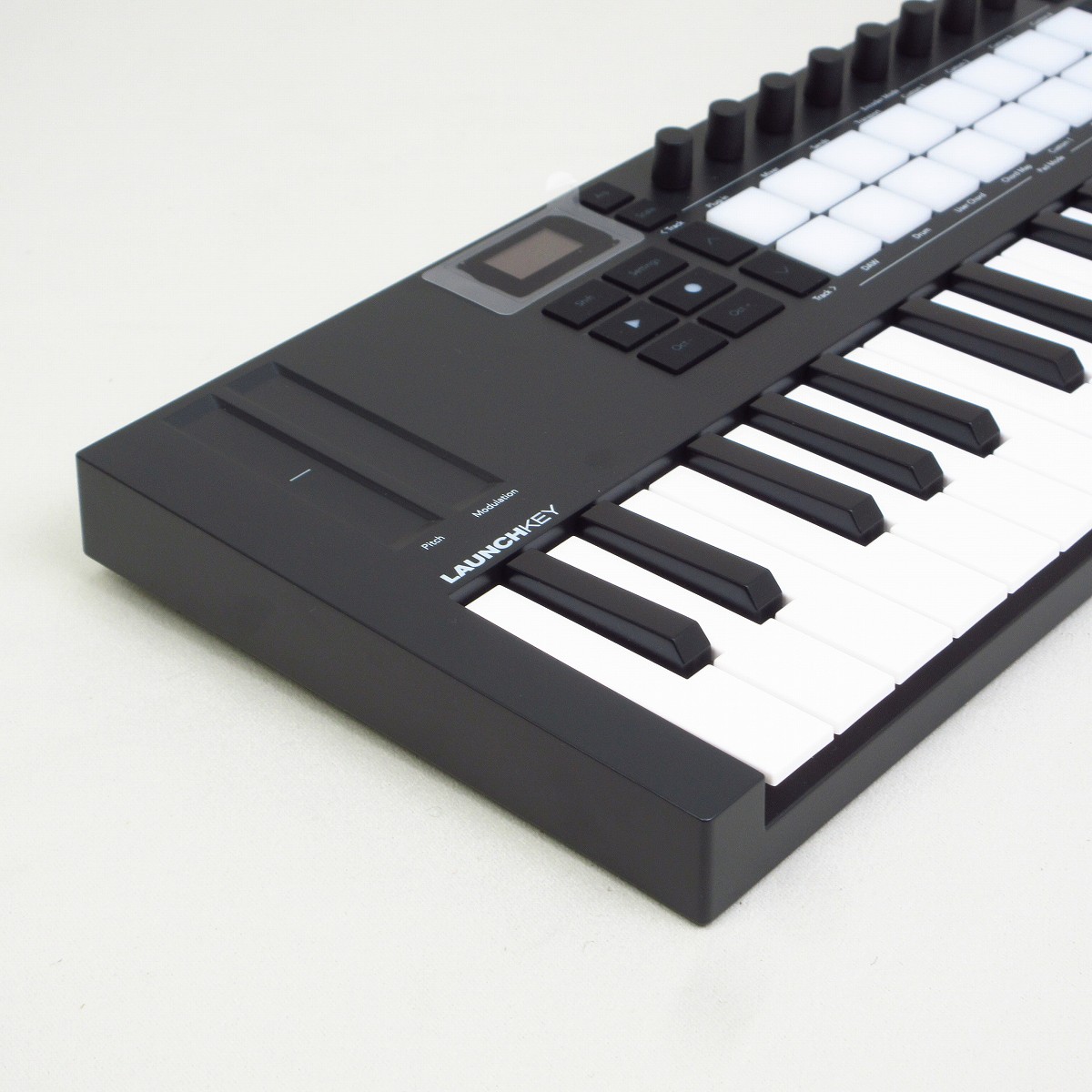 【中古美品】Novation Launchkey 37 MIDIキーボード Novation Launchkey 37 MK4 MIDIキーボード - メルカリ