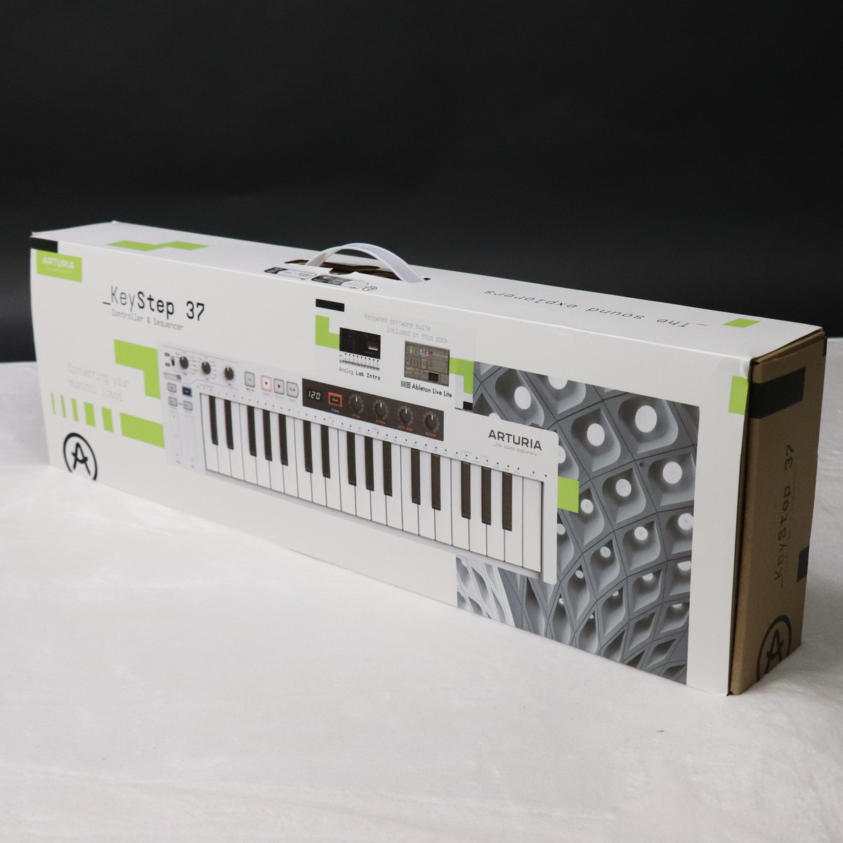 Arturia KeyStep 37 MIDIキーボード ほぼ新品 付属品完備 Artriaから要望の多かったKeystepの37鍵バージョンが誕生！！