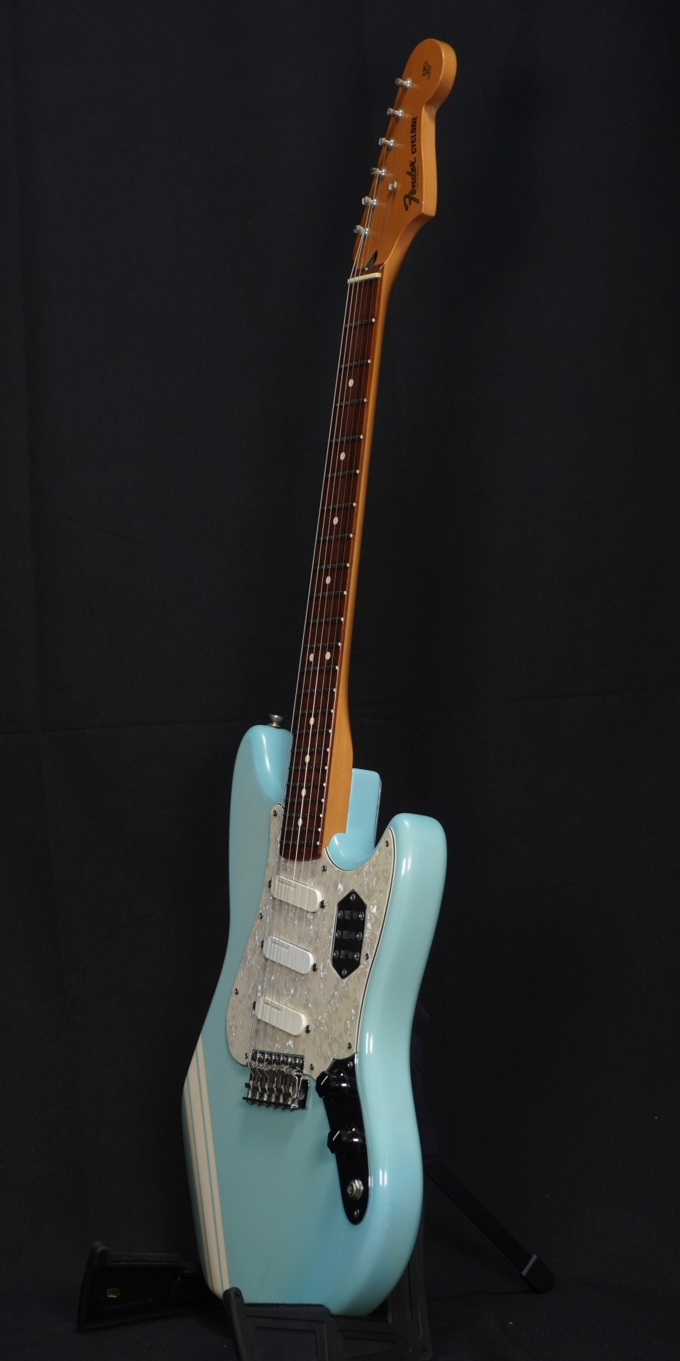 ⭐️女性ワンオーナー⭐️Fender⭐️Squire⭐️CYCLONE⭐️ダフネブルー ⭐️女性ワンオーナー⭐️Fender⭐️Squire⭐️CYCLONE
