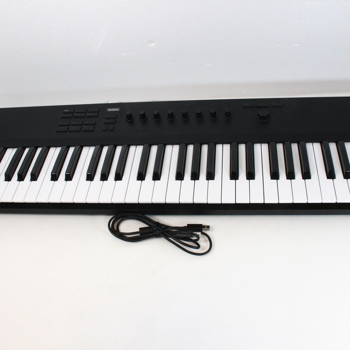 KOMPLETE KONTROLL A61 箱無し
専用のUSBお付けします。 中古】 NATIVE INSTRUMENTS / KOMPLETE KONTROL A61 【渋谷店
