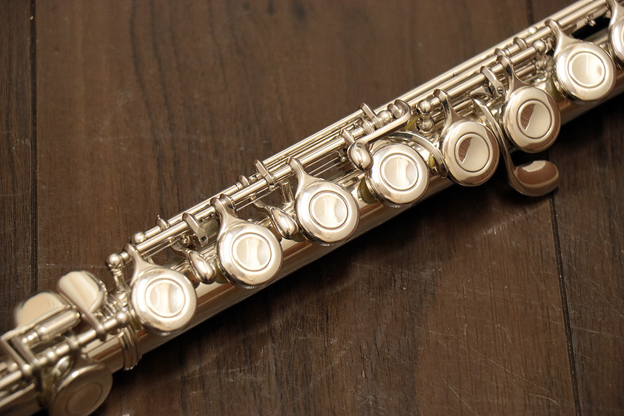 YAMAHA ヤマハ YFL-411Ⅱ フルート 銀 管体銀製　日本製　管楽器 YAMAHA ヤマハ YFL-411Ⅱ フルート 銀 管体銀製 日本製 管楽器