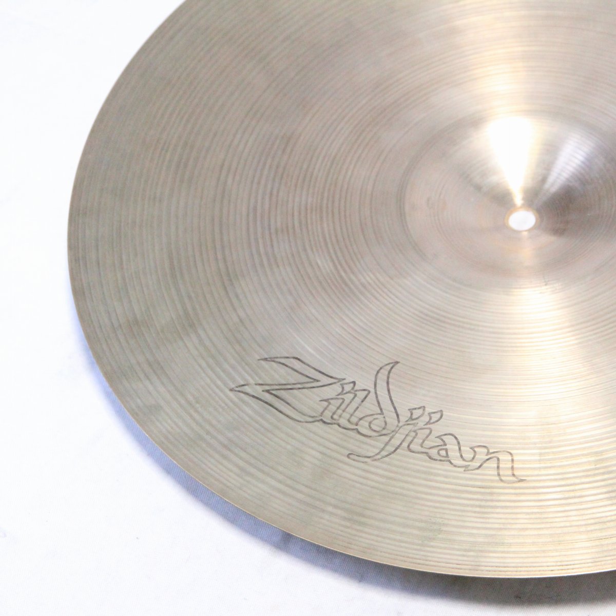 Avedis Zildjian  17インチ クラッシュ シンバル 17
