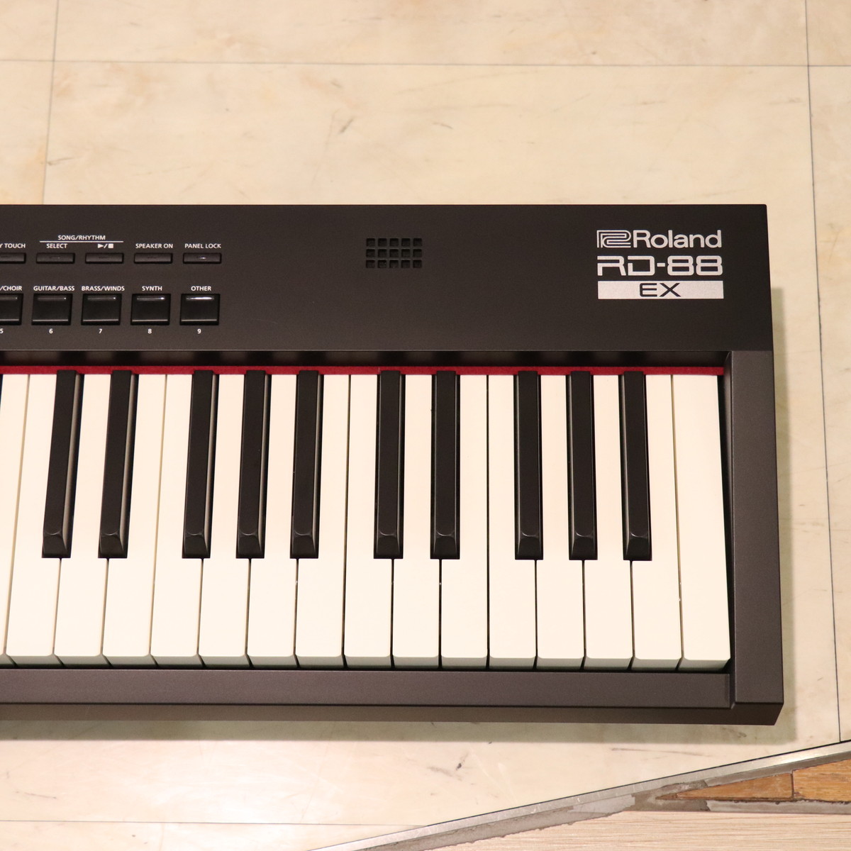 ローランド シンセサイザー RD-88 Roland RD-88 EX 88-key Digital Stage Piano | Sweetwater