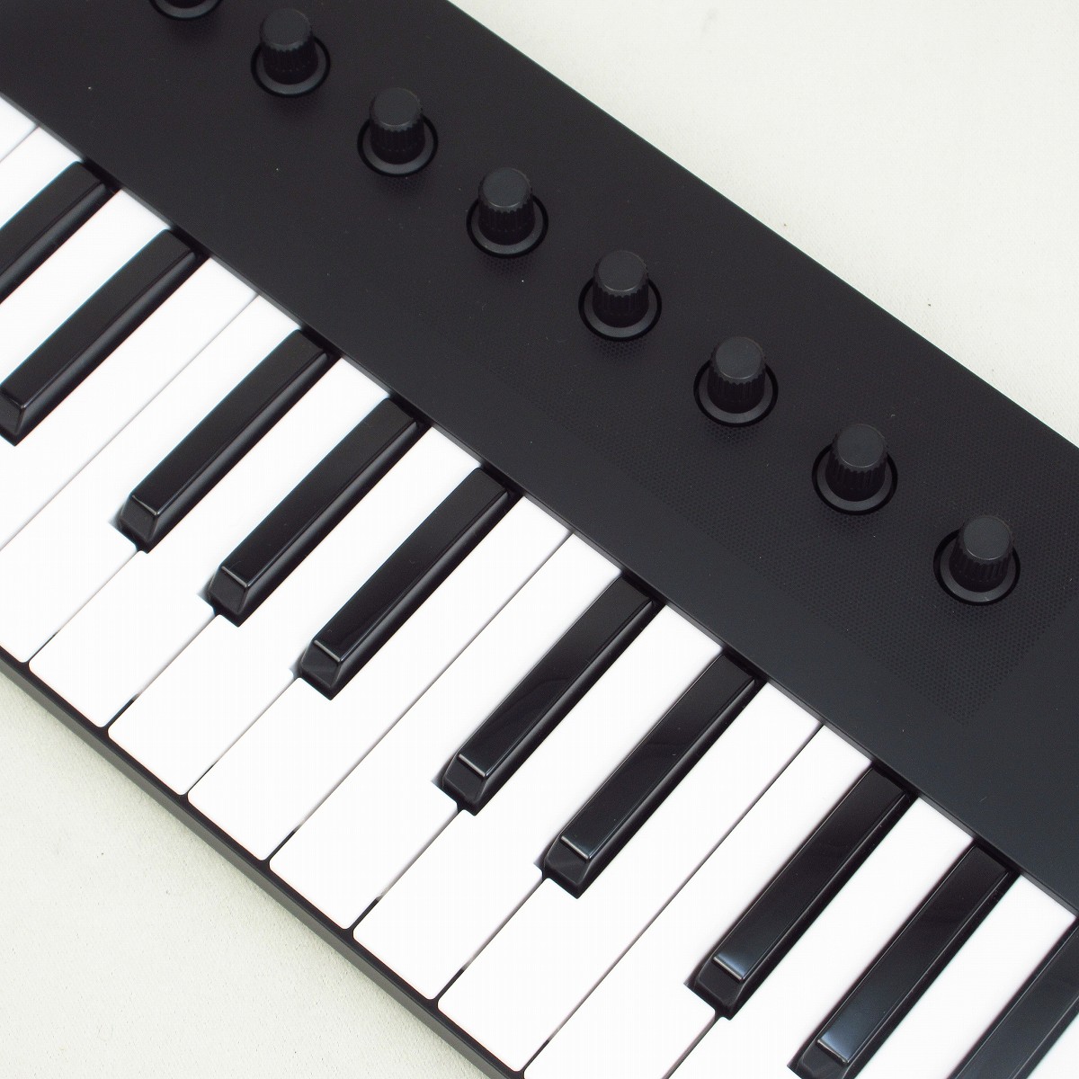 KOMPLETE   Komplete Kontrol M32  中古品 中古品】Native Instruments/MIDIキーボード/KOMPLETE KONTROL