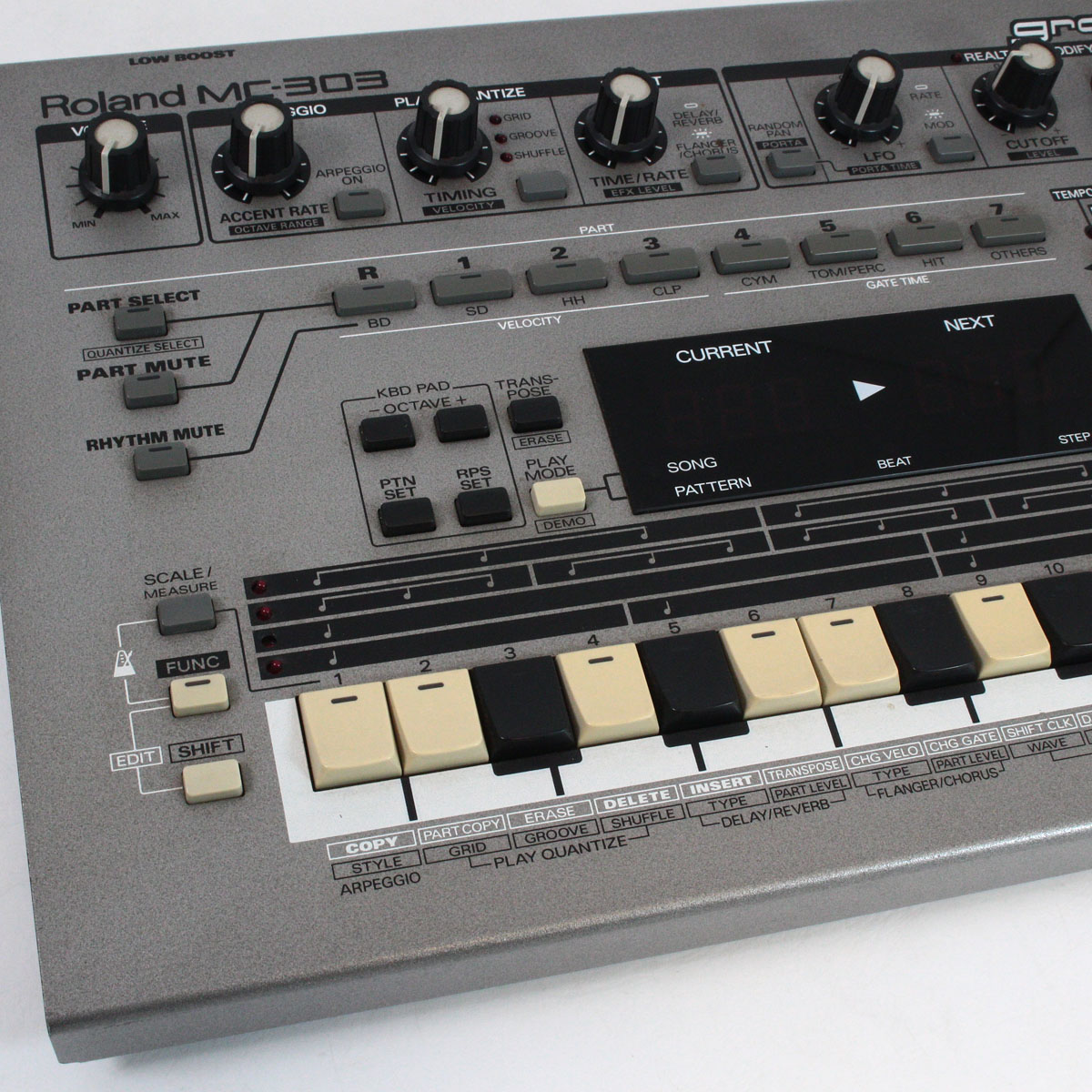美品　Roland MC-303 シンセサイザー Roland MC-303【Supernice!DTM機材】