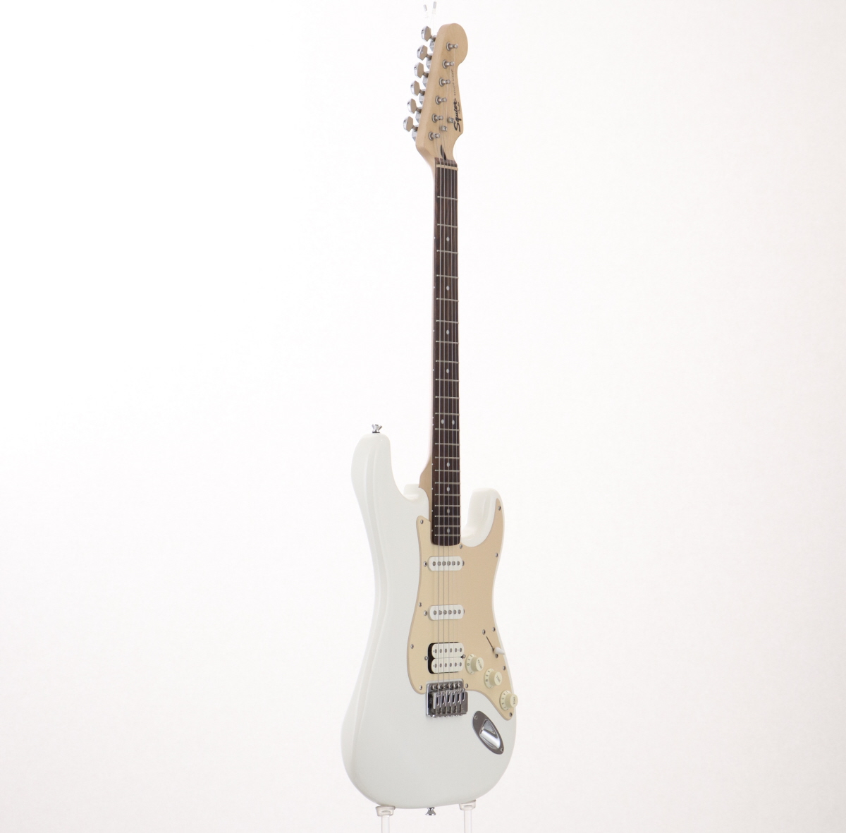 【匿名配送】squier bullet strat / エレキギター ホワイト Amazon | Squier by Fender スクワイヤー エレキギター Bullet