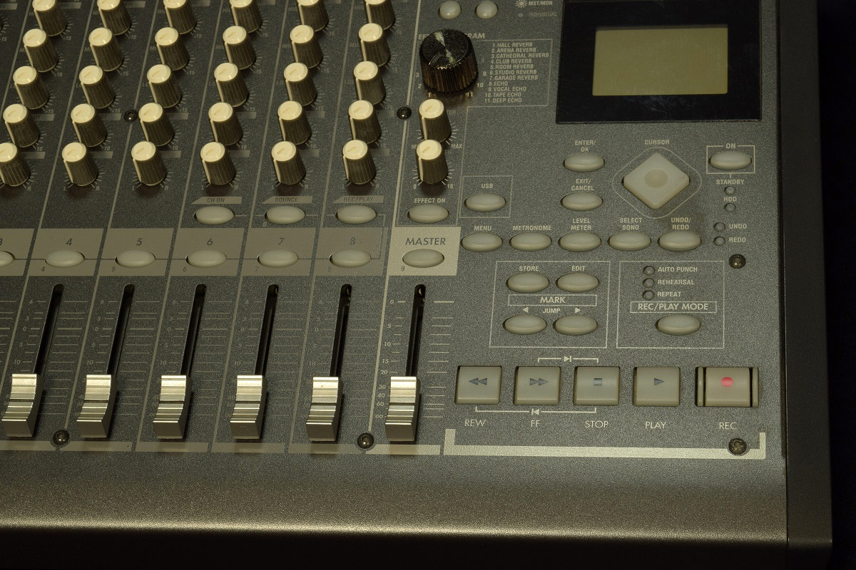 【専用ケース付】KORG MTR D888 コルグ 難あり【ほぼジャンク】 専用ケース付】KORG MTR D888 コルグ 難あり【ほぼジャンク