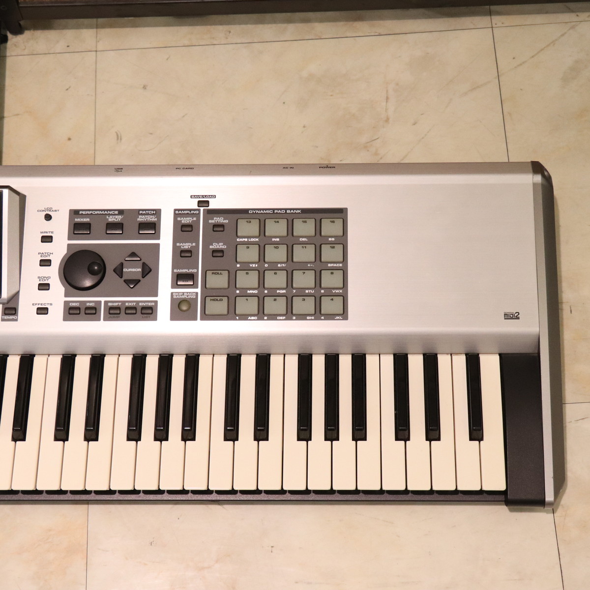 Roland Fantom X7（76鍵） Roland Fantom-X7 76-Keys Digital Keyboard Synthesizer Music