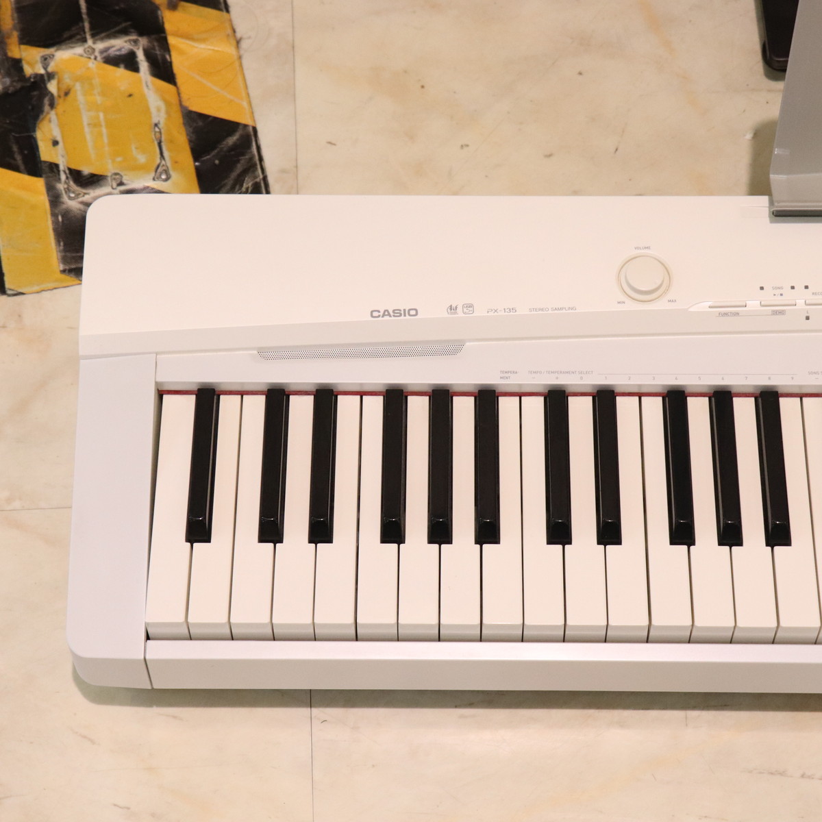 CASIO PX-135WE クールホワイト電子ピアノ 電子ピアノ カシオ PX-135 電子ピアノ高価買取 格安販売 世田谷