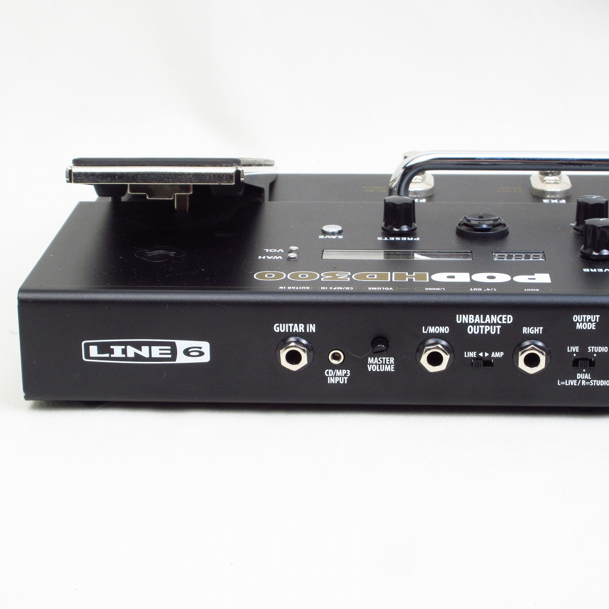 【中古】Line6 POD HD300 Line 6 POD HD300 Amp Modeling Multi-Effects Pedalboard | zZounds