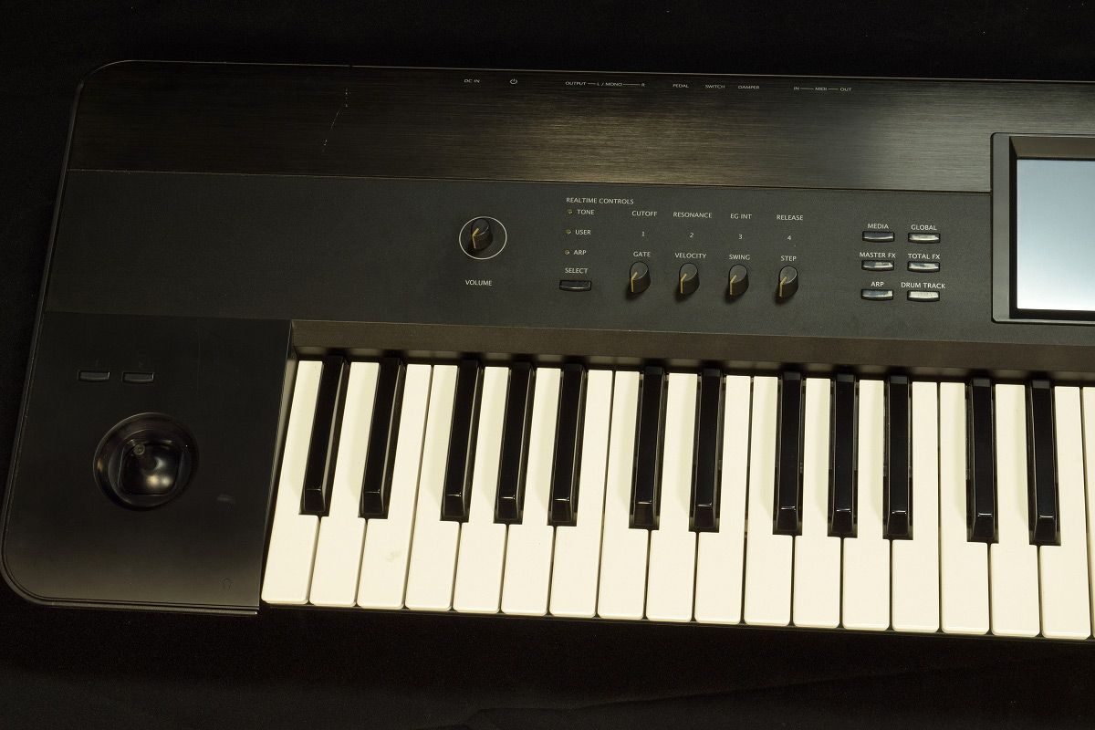 z*n様 KORG KROME 73 メーカー整備済み品 z*n様 KORG KROME 73 メーカー整備済み品 KORG KROME-73 EX