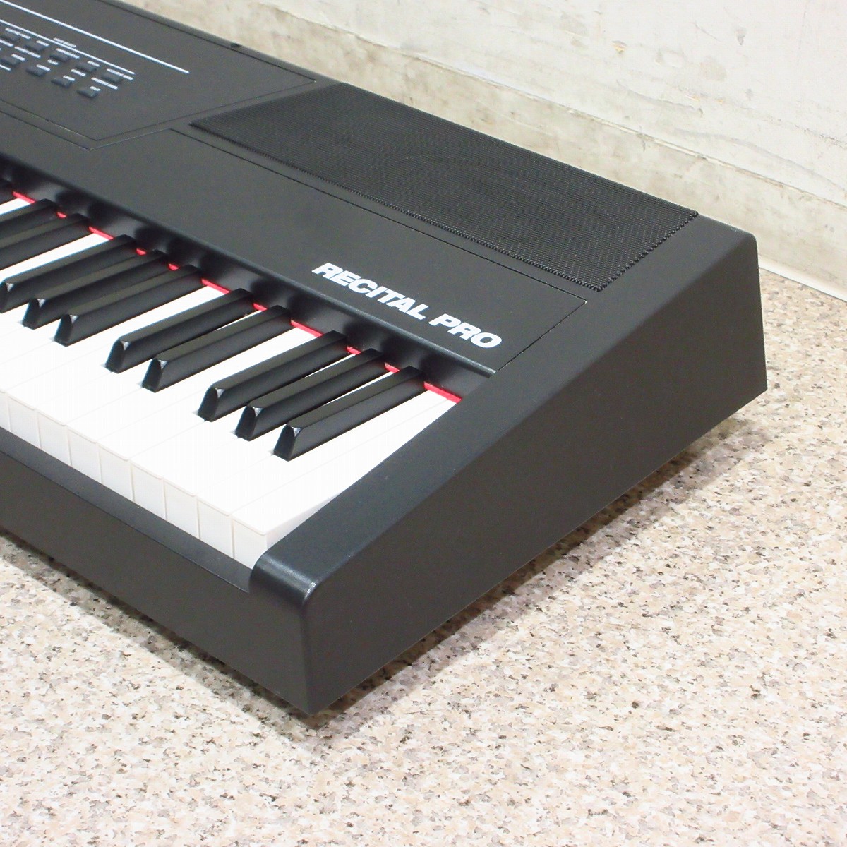 ALESIS 電子ピアノ RECITAL PRO 動作確認済み 中古現状品 ALESIS 電子ピアノ RECITAL PRO 動作確認済み 中古現状品 2025年