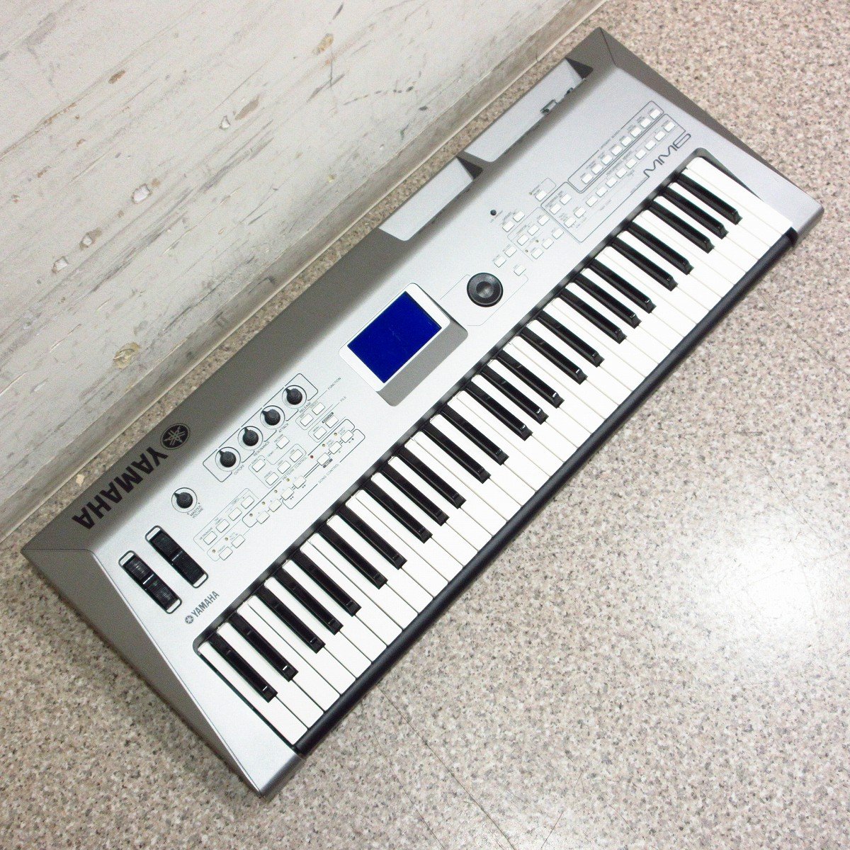Yamaha MM6 シンセサイザー 61鍵 Yamaha MM6 Synthesizer, 61-Key | zZounds