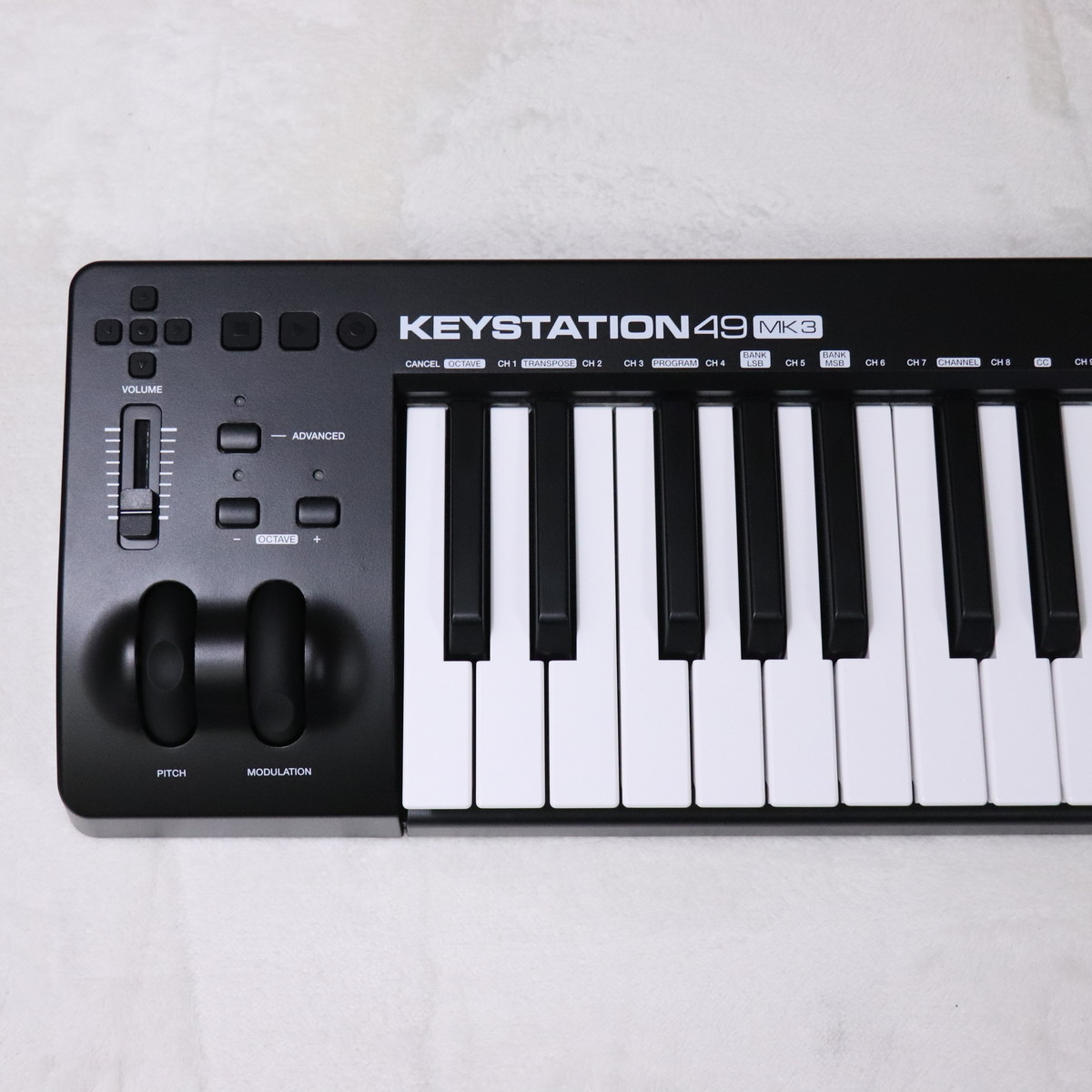 ノベ−ション　ロ-ンチキ-Mk3　 　　　　　　　 49鍵　美品　お値下げ M-AUDIO Keystation49 mk3 MIDIキーボード ソフト付属 エム
