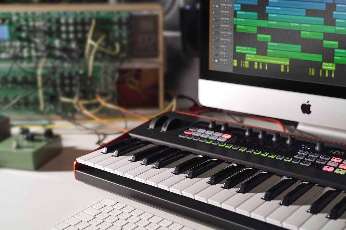 IK Multimedia / UNO Synth Pro 37鍵キーボード パラフォニック