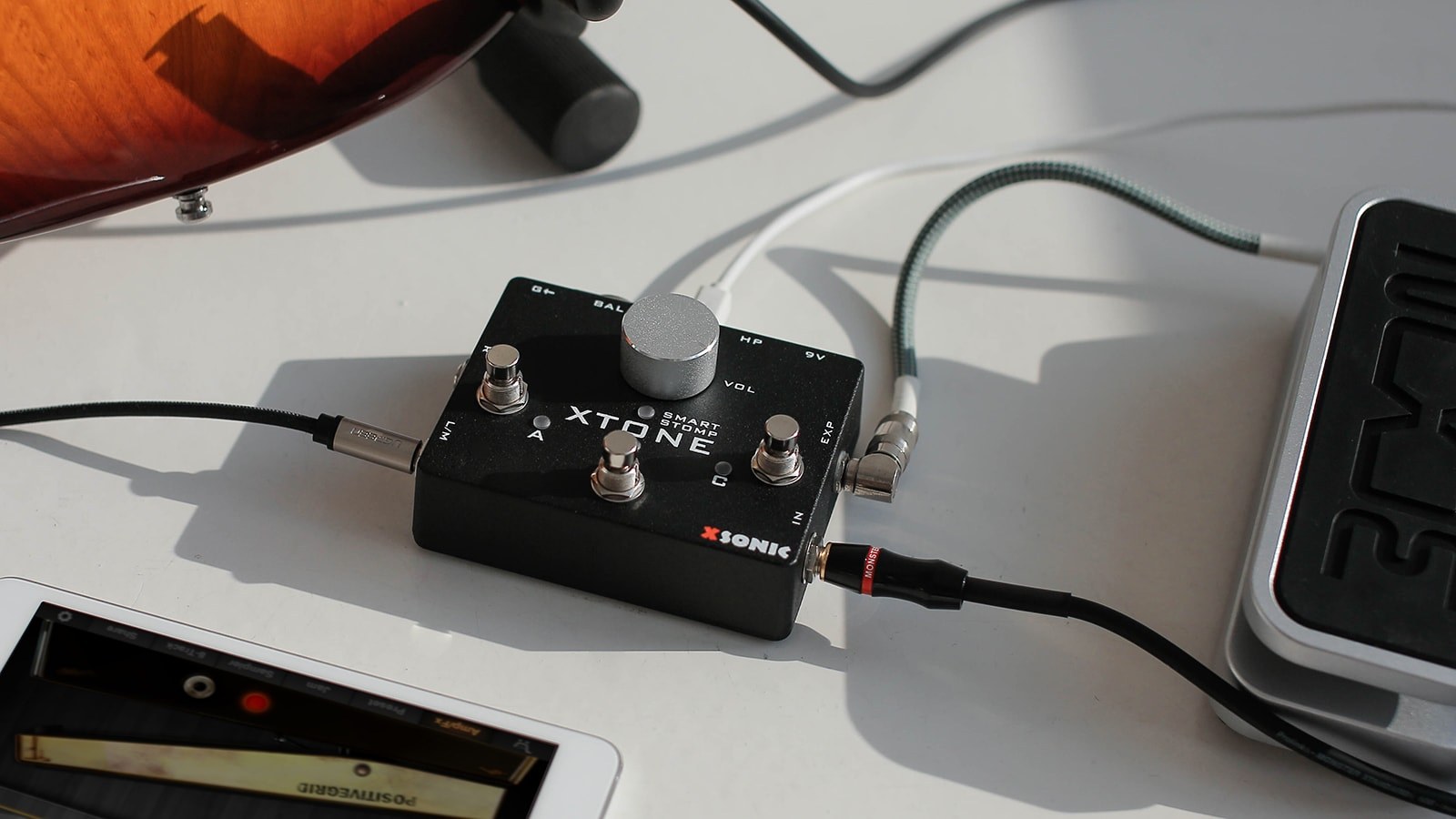 XSONIC / XTONE ペダル型オーディオインターフェイス
