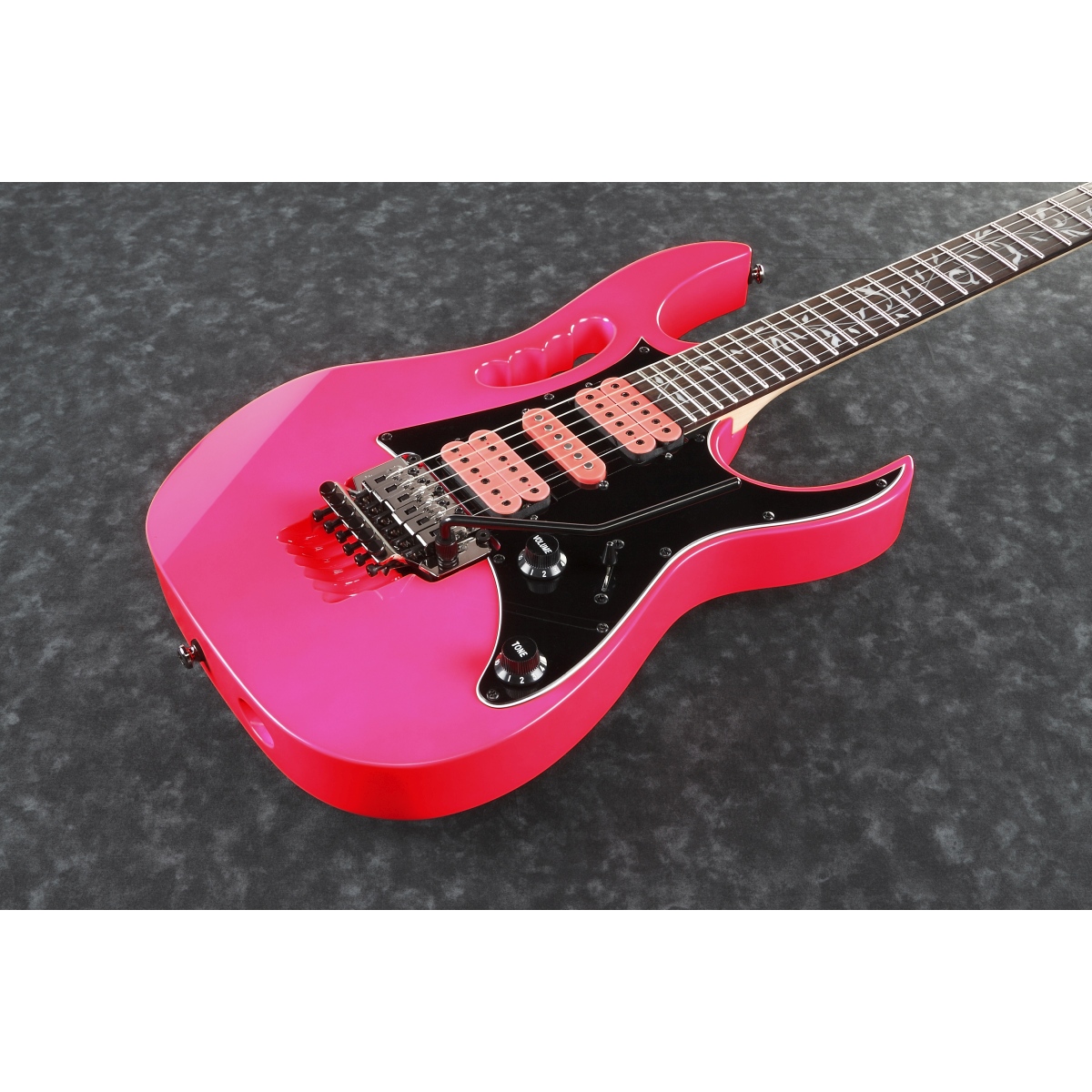 Ibanezから『JEM-Junior-Special』のPinkカラーが再登場！