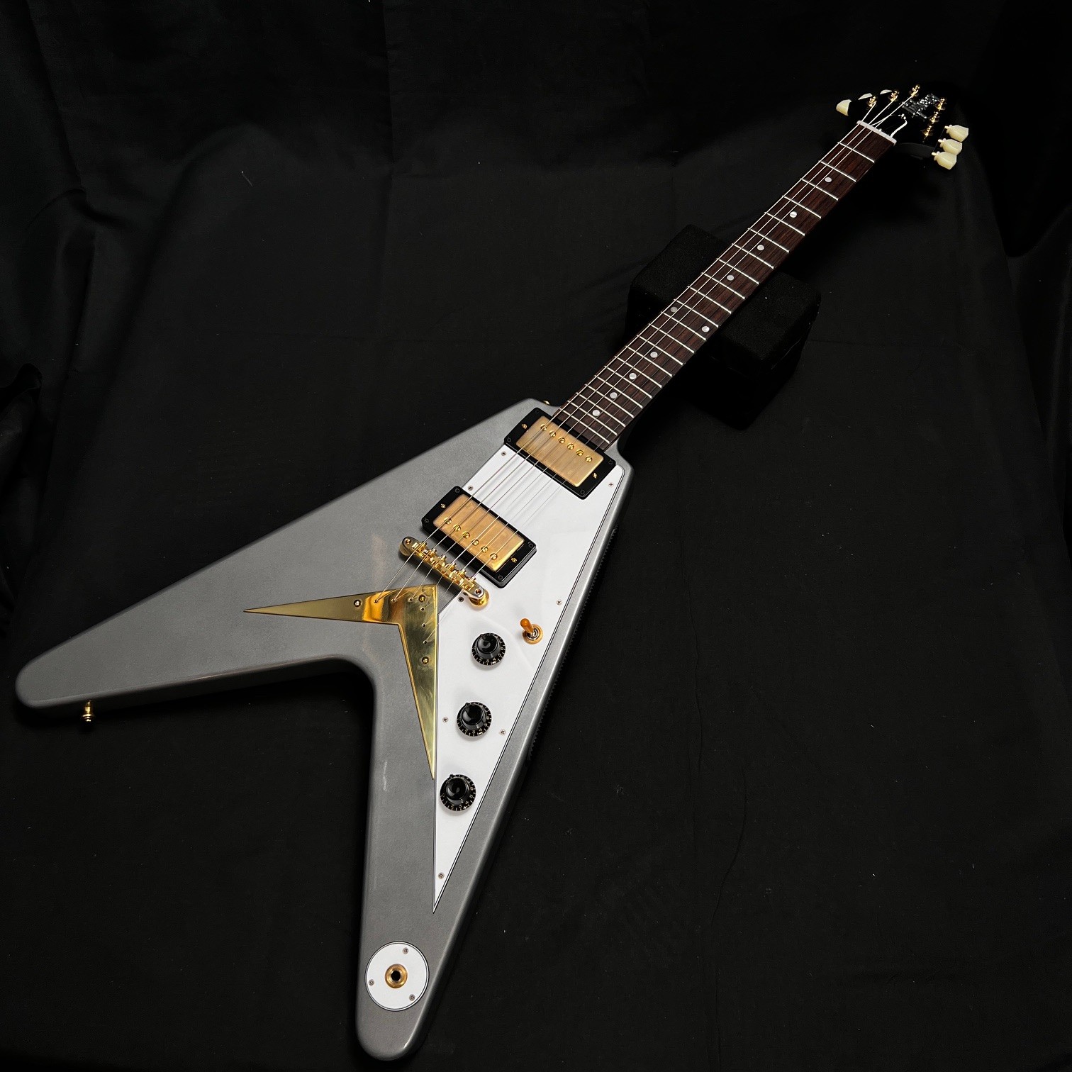 Gibson Custom Shop / 1958 Korina Flying V White Pickguard