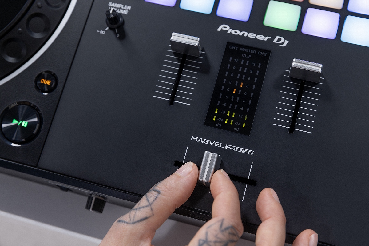 Pioneer DJ / DDJ-REV5 スクラッチスタイル 2ch パフォーマンス Pioneer DJ / DDJ-REV5 スクラッチスタイル 2ch パフォーマンス