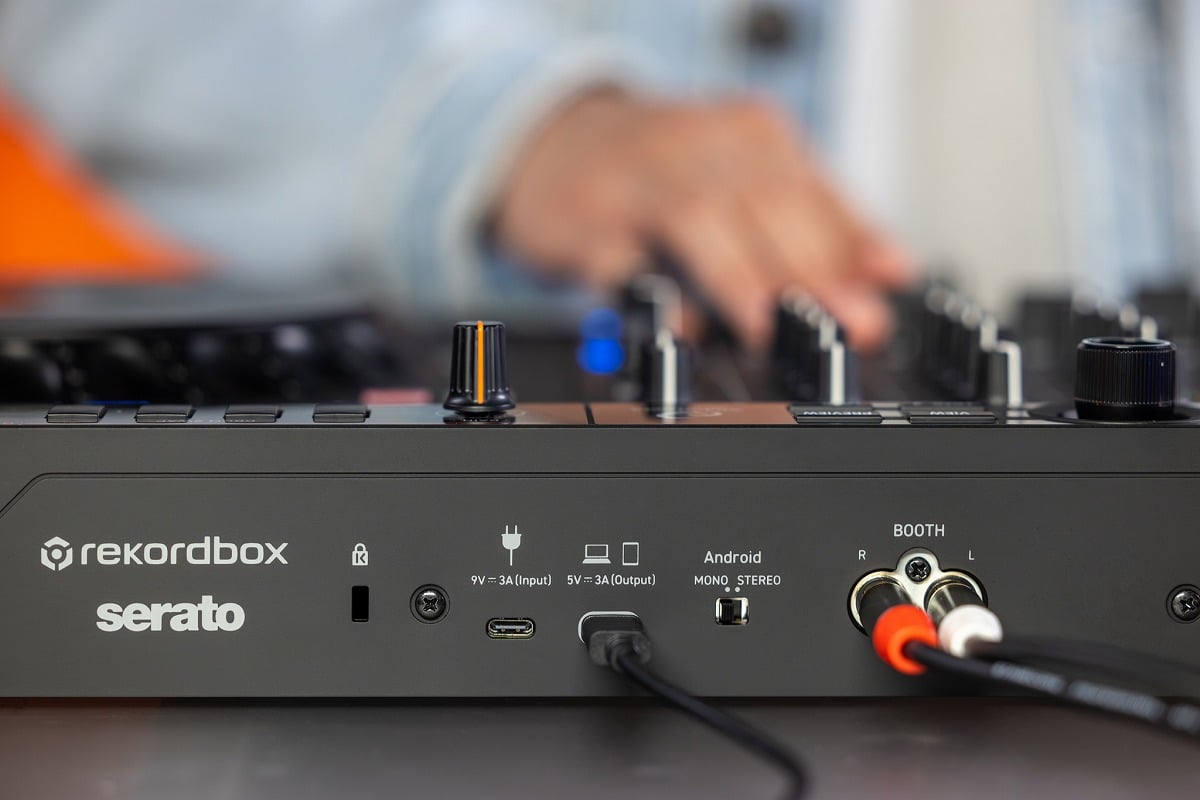 AlphaTheta / DDJ-GRV6 4chパフォーマンス DJコントローラー【お AlphaTheta / DDJ-GRV6 4chパフォーマンス DJコントローラー【お