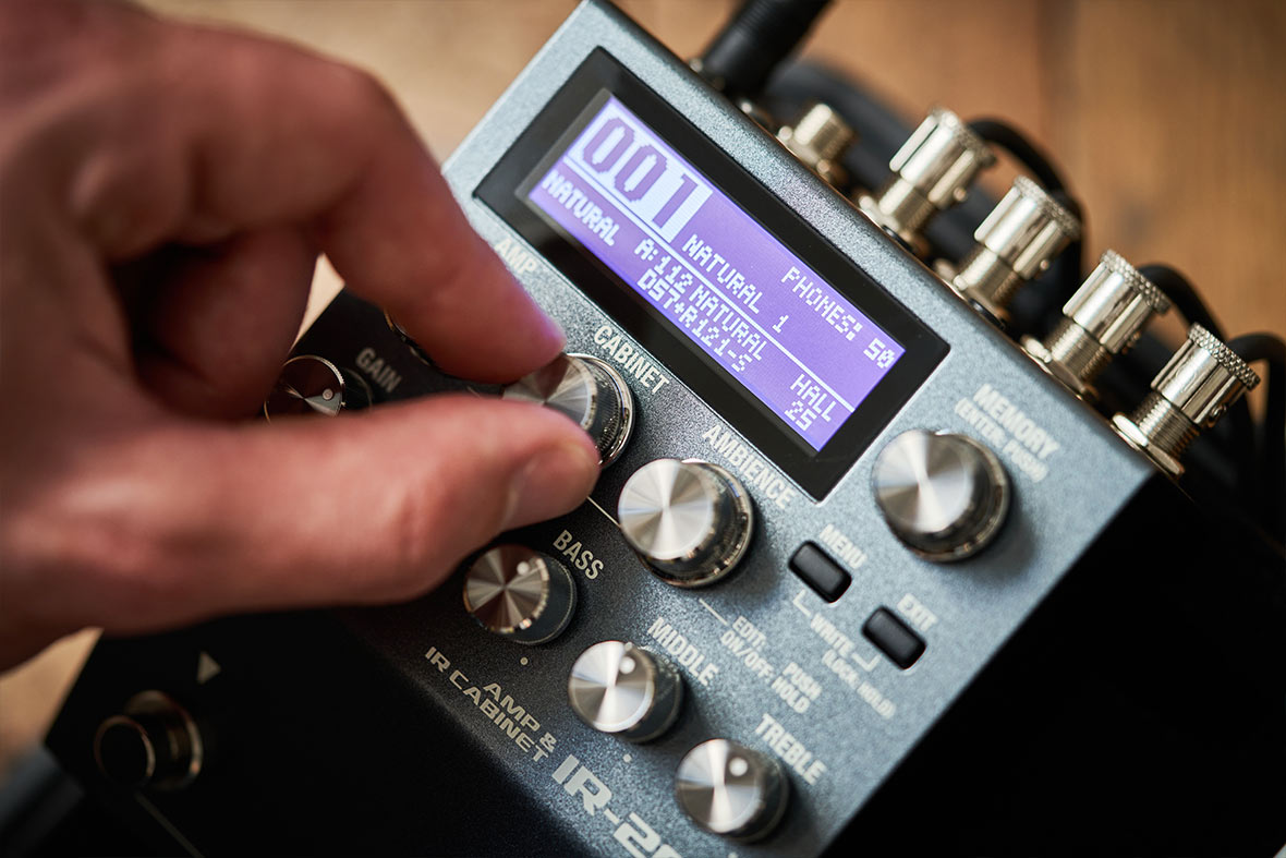 BOSS ( ボス ) IR-200 AMP&CABINET PROCESSOR 送料無料