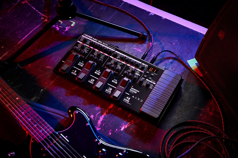 【室内使用のみ】BOSSエフェクターセット BOSS GT-1 純正アダプター + 純正ケース + 教科書 セット マルチ