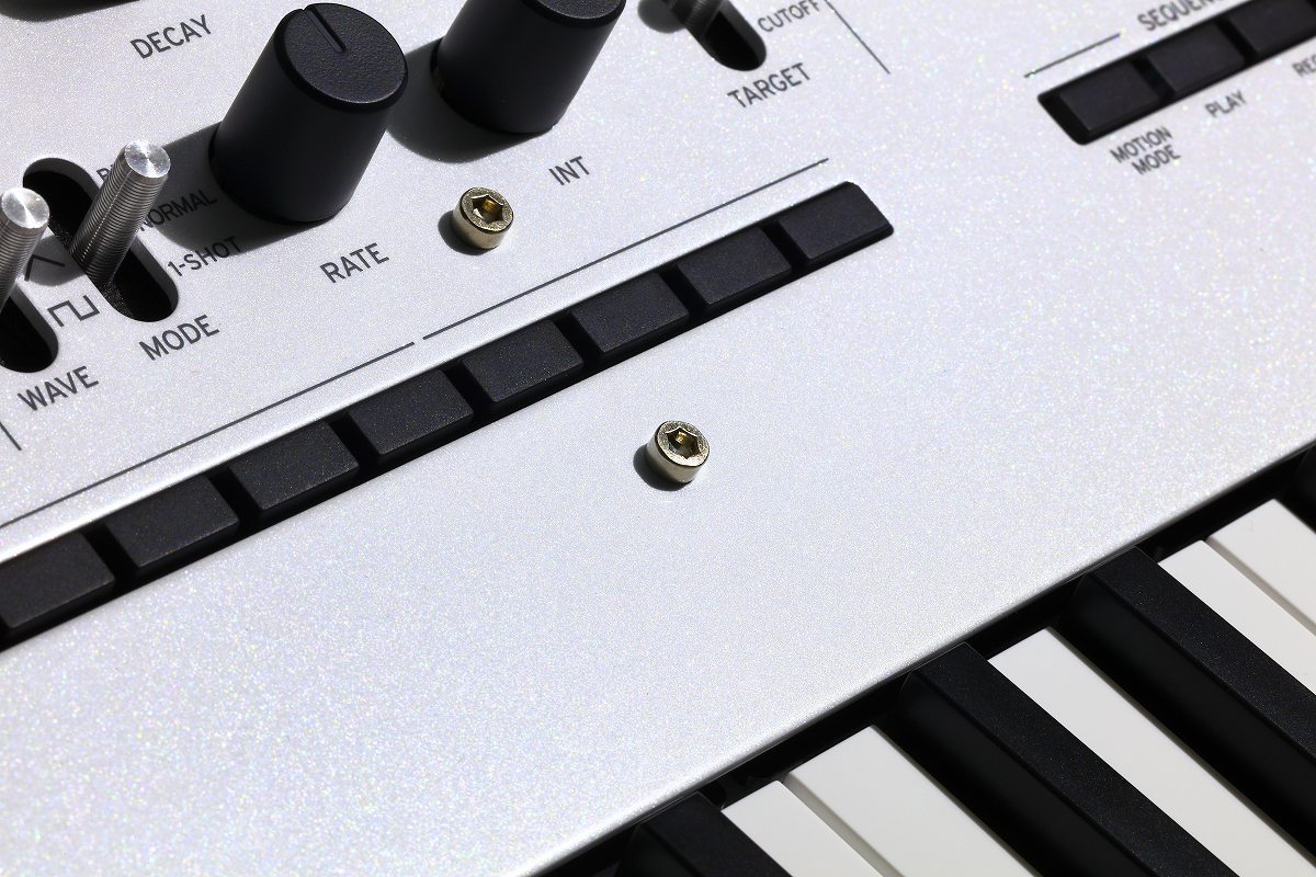 KORG コルグ シンセサイザー minilogue 白 ホワイト 動作日 minilogue - POLYPHONIC ANALOGUE SYNTHESIZER | KORG (Japan)