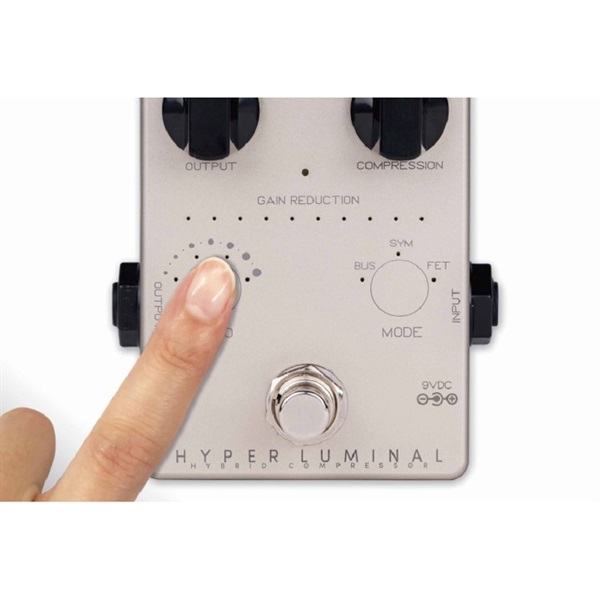 Darkglass HYPER LUMINAL コンプレッサー Darkglass Hyper Luminal Bass Compressor Pedal | Sweetwater