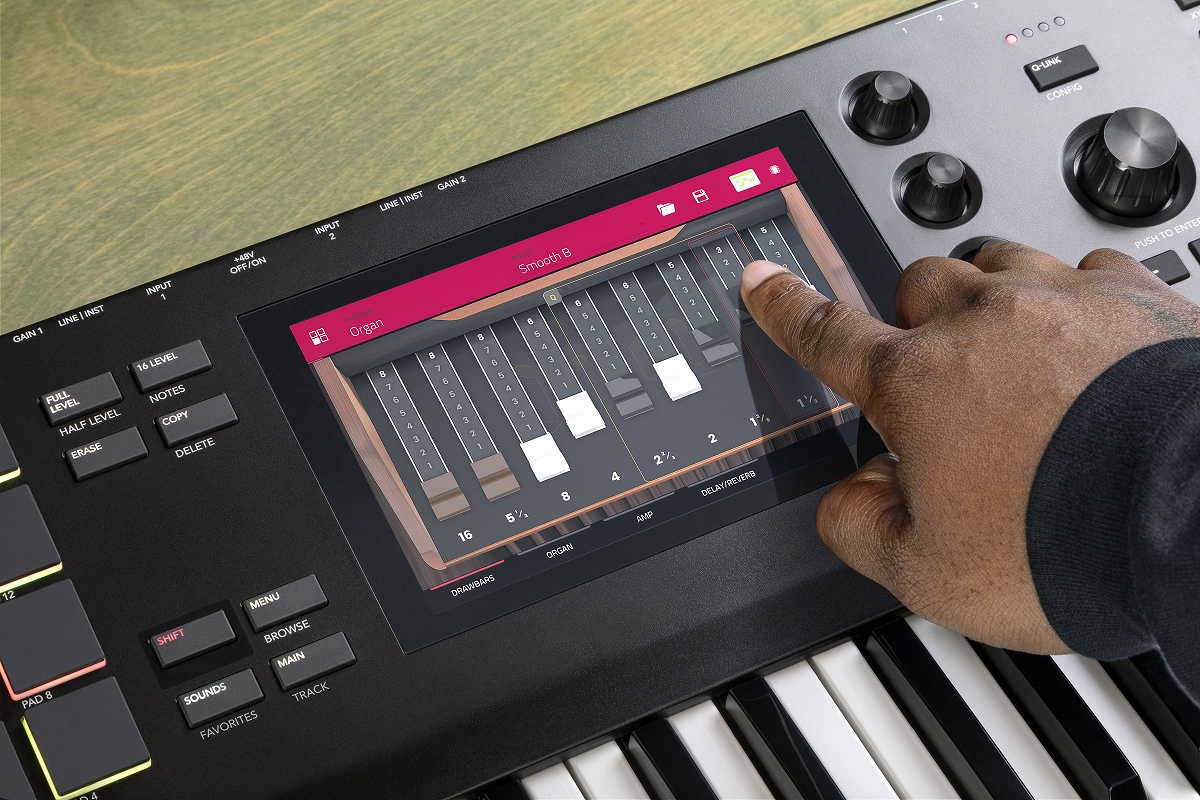 Akai Professional MPC Key 61 音楽制作用 スタンドアローン・シンセサイザー・キーボード