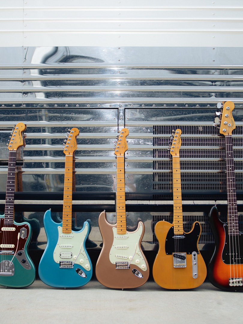 メーカー不明　エレキギター　fender？ Amazon.co.jp: Fender エレキギター Made in Japan Hybrid II