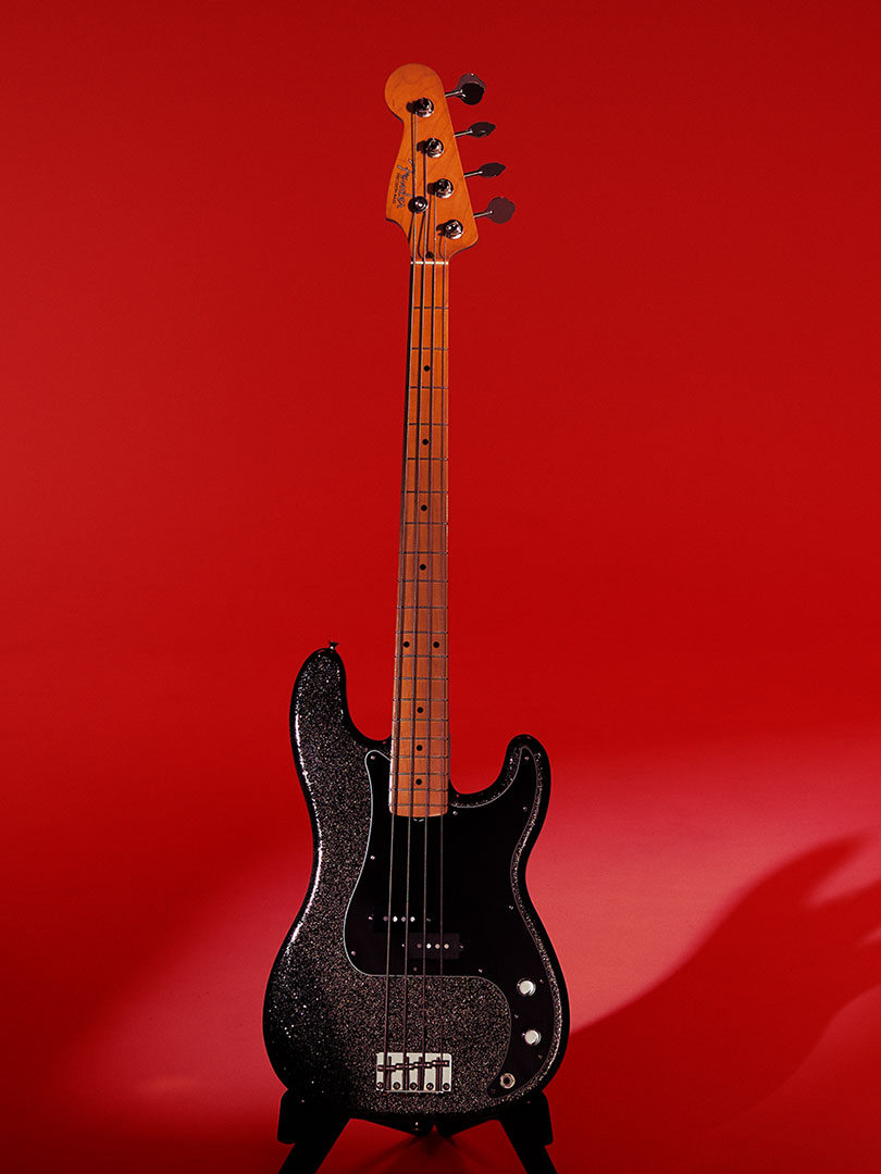 J（LUNA SEA）日本製シグネイチャーモデル『J Precision Bass®, Maple Fingerboard, Black Gold』