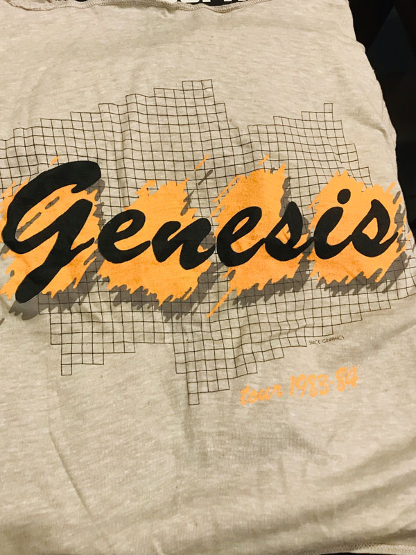 写真　GENESIS