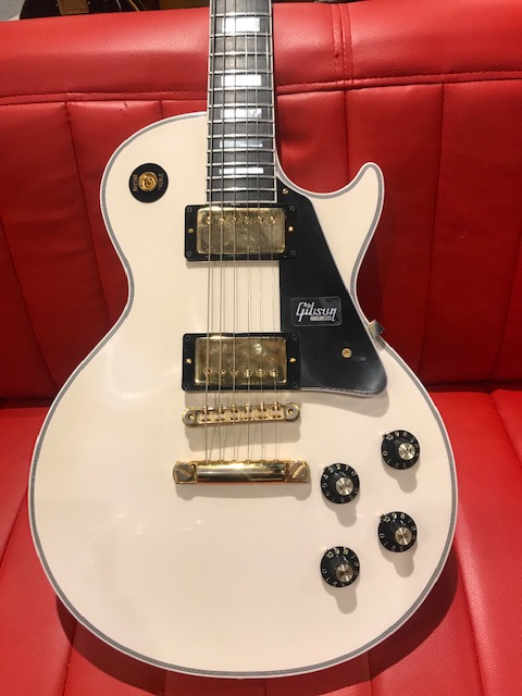 本日入荷のNew Gibson Guitar『Custom Shop 1968 Les Paul Custom VOS