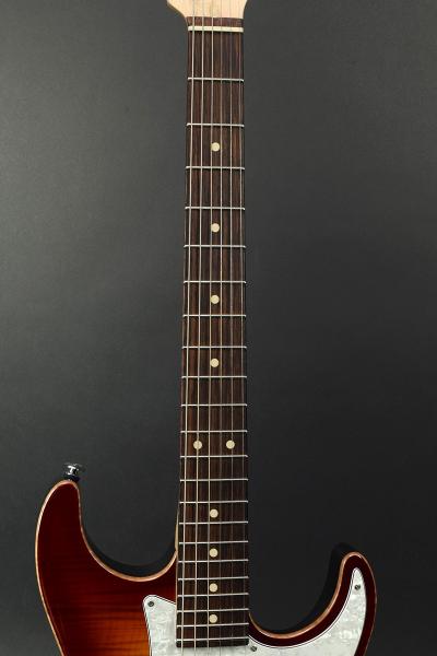 256153 B