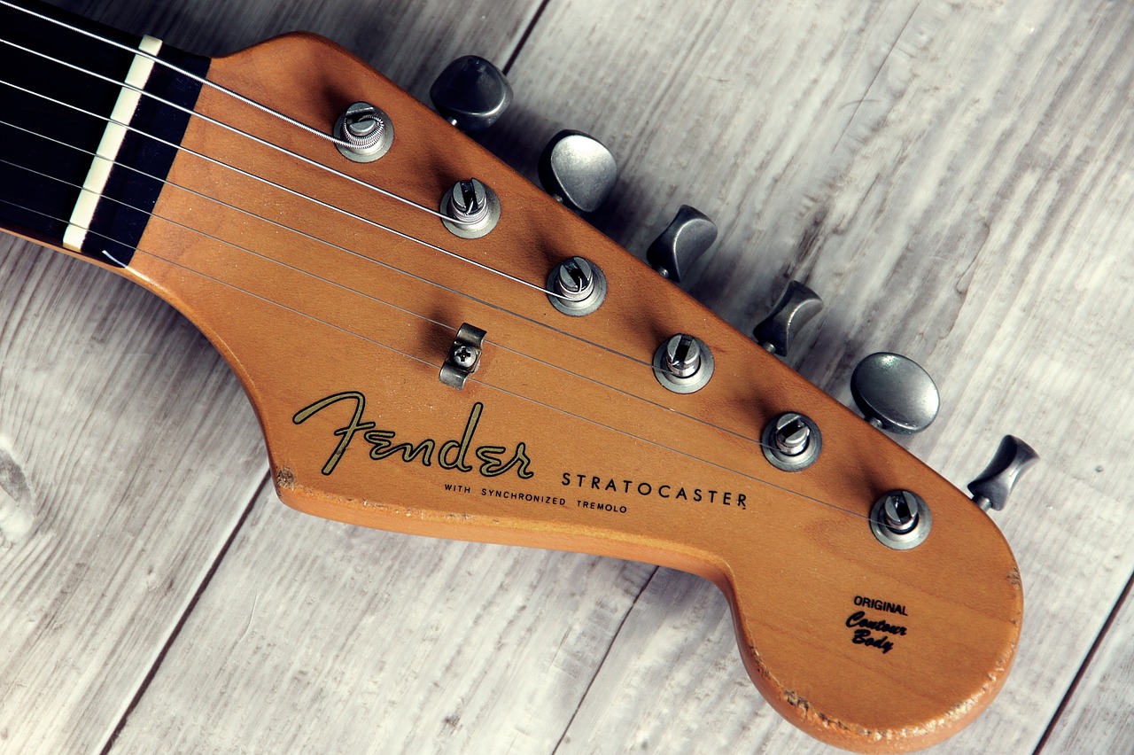 安いFenderと高いFender、結局どの辺が違うのか | イシバシ楽器