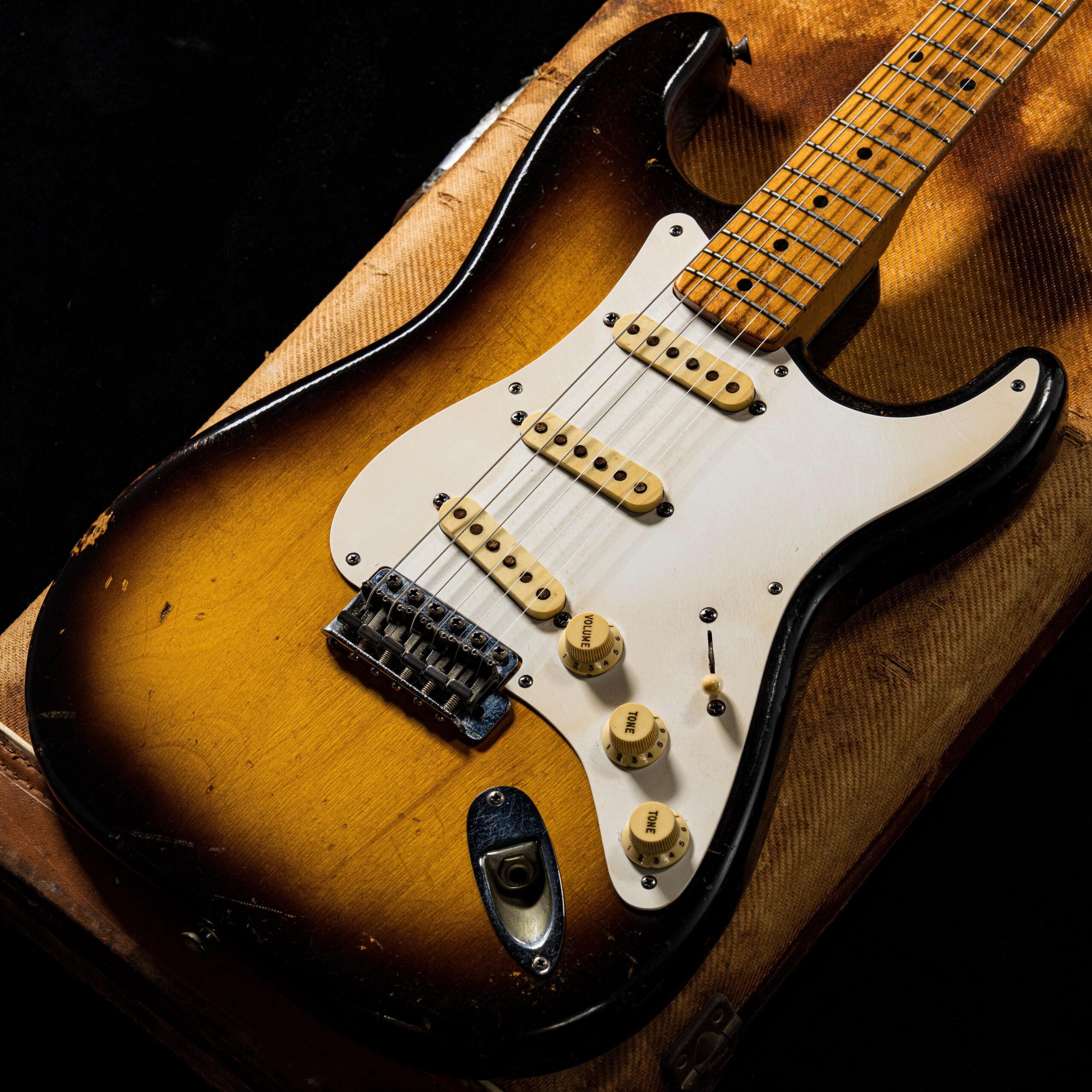 【渋谷店VINTAGEブログ＃92】Fender / 1957年製　Stratocaster Sunburst
